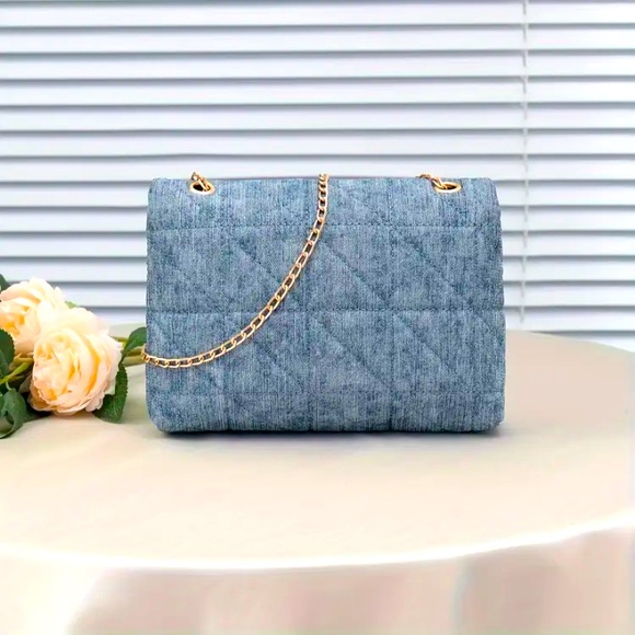 SMALL “LOOKS LIKE DENIM” BAG - Picture 3 of 4